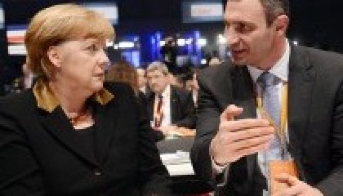 Angela Merkeltől kért segítséget az ukrán ellenzék