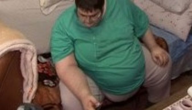 Saját teste foglya egy három mázsás paşcani férfi