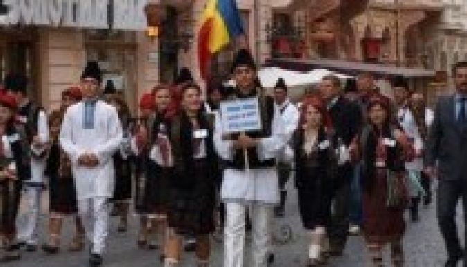 Bukarest aggódik a bukovinai románok anyanyelvhasználatáért
