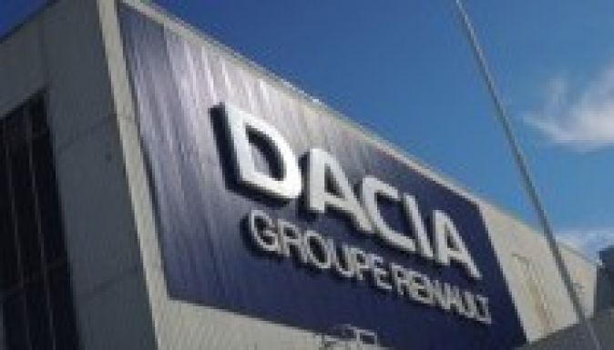 A bérköltségektől is függ, hogy marad-e a Dacia Romániában