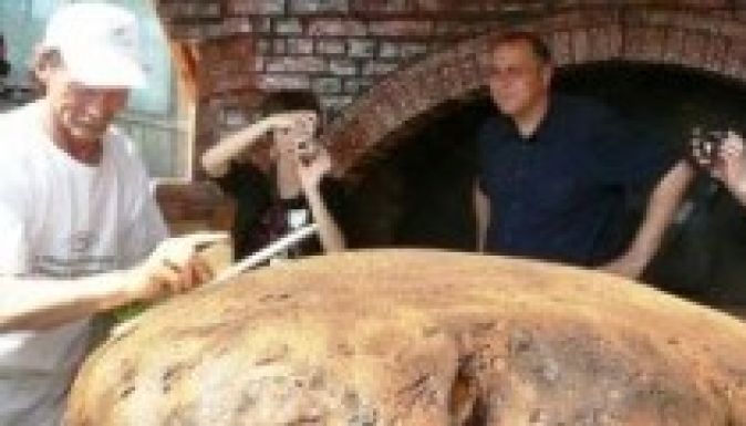 Már Angliában is sütik a híres Diószegi-kenyeret