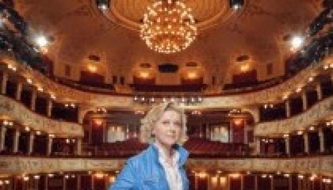 Jövő nyárig Eszenyi Enikő marad Vígszínház igazgatója