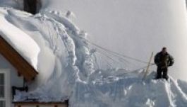 Kritikus hóhelyzet és lavinaveszély Ausztriában