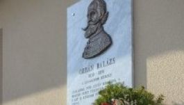 Domborművet és kopjafát kapott Berettyóújfaluban a „legnagyobb székely”