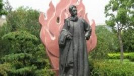 Komoly pénzeket fizetnek azért, hogy hírességek mellé temessék őket