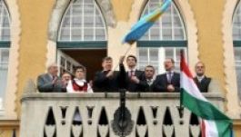 Egy éve tűzték ki a székely zászlót Budafokon