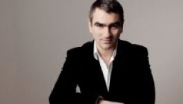 Az utolsó száz méteren cserélték le a Bukarest Biennálé kurátorát