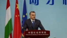 Orbán Pekingben: Kína kapcsolódjon be Közép-Európa fejlesztésébe!
