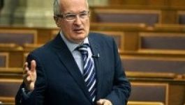 Simon Gábor lemondott képviselői mandátumáról