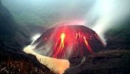 Kitört Indonézia egyik legveszélyesebb tűzhányója