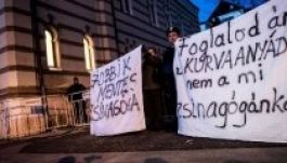 A tiltakozások ellenére zsinagógában ülésezett a Jobbik