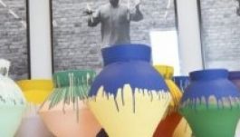 Összetörtek egy egymillió dolláros vázát