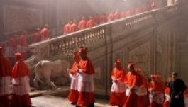 Gazdasági reformokról és családi bűnökről tárgyalnak a Vatikánban