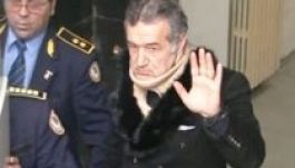 Nem műthetik meg külföldön Gigi Becalit