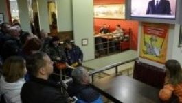 Leváltotta az ukrán parlament Viktor Janukovicsot