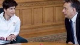 Orbán a székely sízővel, aki a medvétől sem fél