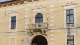 Mesés műemléképületbe költözik a nagykárolyi önkormányzat