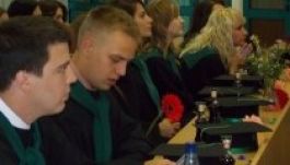 Végzős hallgatókat támogat a Hargita Megyei Tanács