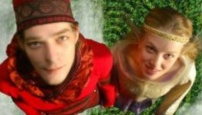 Rózsa és Ibolya: mesejáték kisiskolásoknak Csíkban