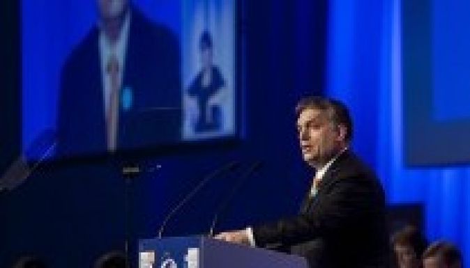 Keménykedett az oroszokkal Orbán a dublini EPP-kongresszuson