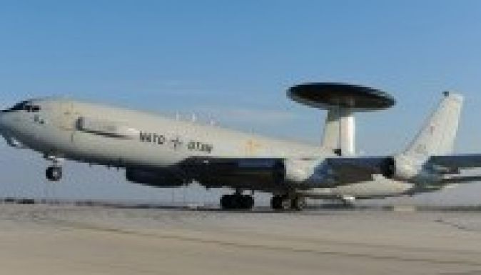 Légi felderítő gépeket küld a NATO Románia és Lengyelország fölé