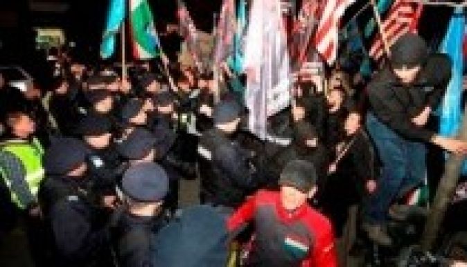 Bírságoltak a hatóságok az autonómiatüntetés miatt