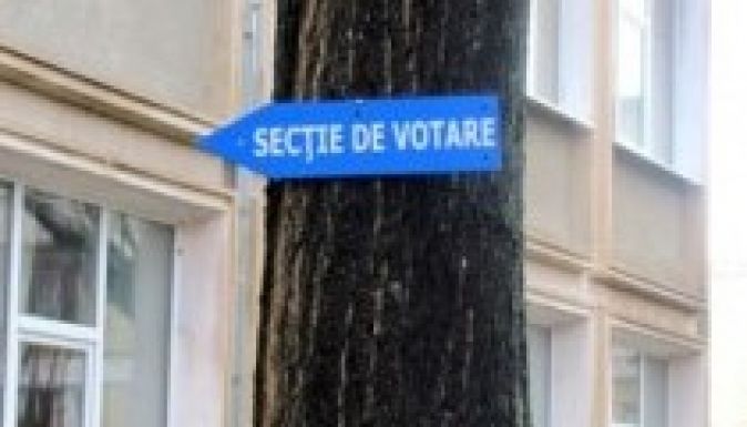 Hivatalos: időközi parlamenti választást is rendeznek május 25-én