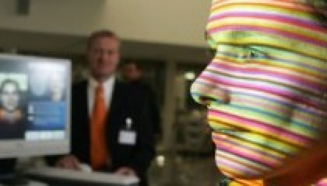 Szinte tökéletes arcfelismerőt fejlesztett a Facebook