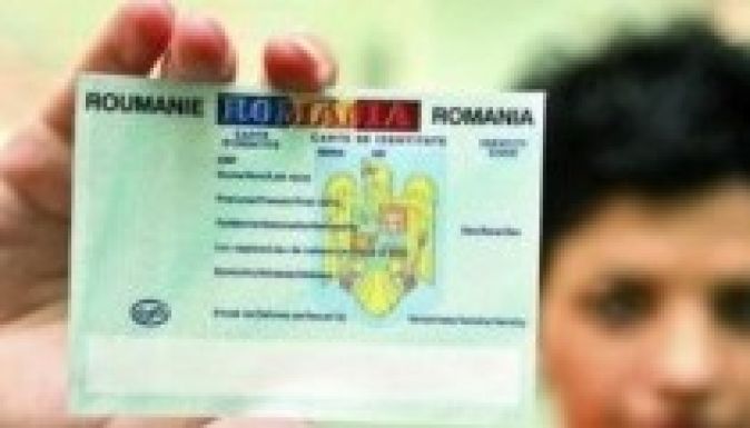 Április elsejétől bevezetik az elektronikus személyi igazolványokat