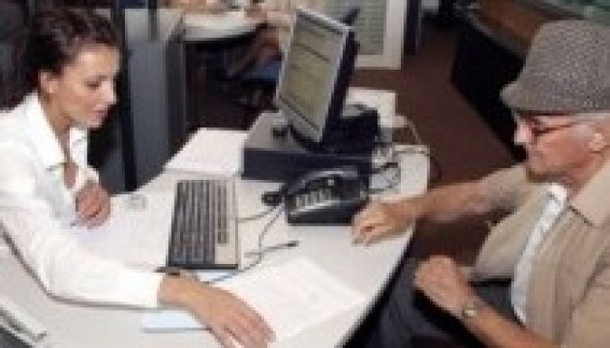 Több mint 230 ezer személynek emelik a nyugdíját