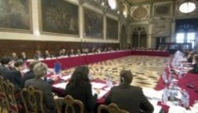 Velencei Bizottság: javításra szorul a módosított alkotmány tervezete