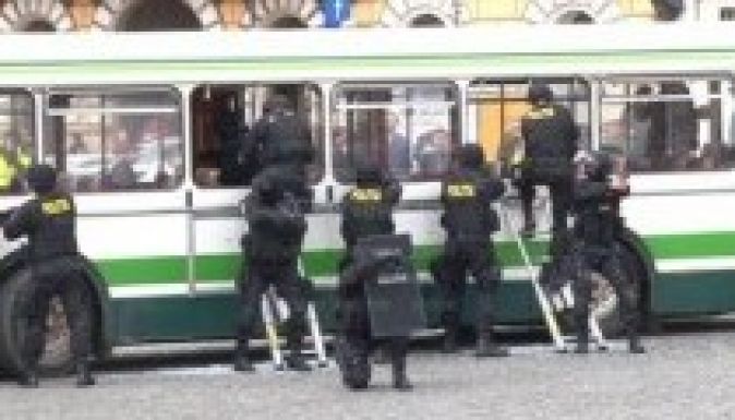 Túszokat ejtettek „a terroristák” Kolozsvár központjában
