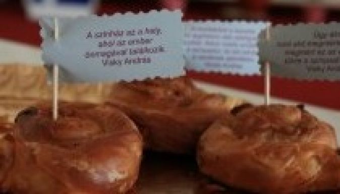 Már ünnepi a hangulat a kolozsvári magyar színházban