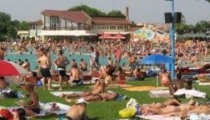 Megbírságolták a magyar nyelvű segélykérés megtagadóit