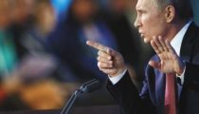 Személyesen irányítja Putyin a krími csapatokat brit védelem szerint