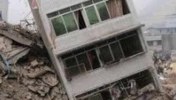 Kétezer épület dőlhet össze Bukarestben, ha reng a föld