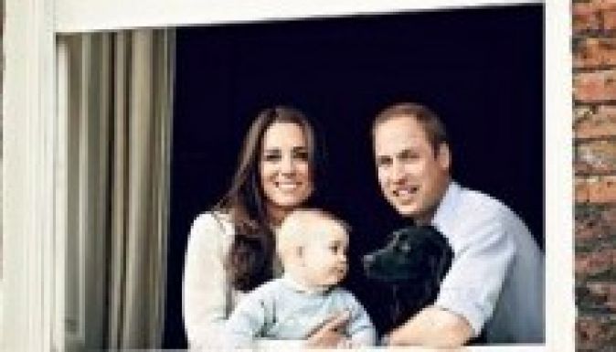 Így néz ki (az ablakon) a nyolc hónapos brit trónörökös