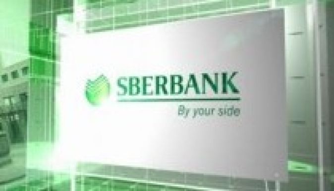 Krímben hosszú sorok kanyarogtak az orosz Szberbank fiókjainál