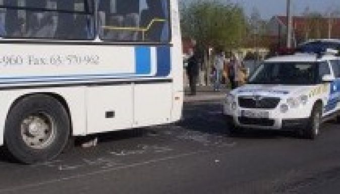 Gyalogost gázolt halálra egy autóbusz Algyőnél