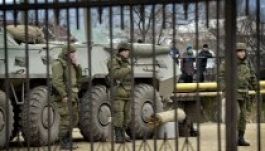 Orosz katonák elfoglaltak egy ukrán laktanyát