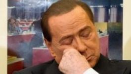Nem engedik külföldre utazni Silvio Berlusconit