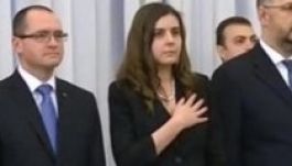 Băsescu aláírta az új miniszterek kinevezését, leteszik az esküt