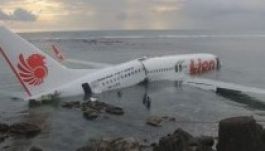 Tengerbe zuhant egy malajziai utasszállító gép