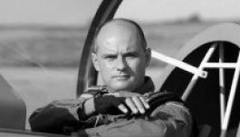 Ezért vesztette életét a világhírű magyar pilóta