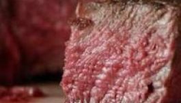 Romlott hús romániai forgalmazása miatt csaptak le két bűnszervezetre