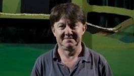 Chandler-mesét mutat be a Brighella Bábtagozat