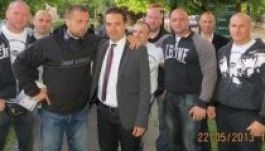 Magyar nácikkal pózolt Vona Gábor Jobbik-elnök