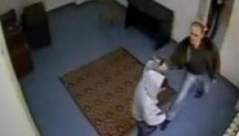 Ököllel vert egy lányt a Piatra Neamţ-i rendőrparancsnok