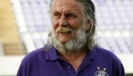 Az orvosok küzdenek Törőcsik András életéért