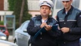 Nyolc órán keresztül szidta a rendőröket egy bákói férfi